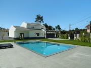 Moradia T4 com Piscina e Garagem para Venda na...