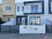 Moradia T4 com piscina e jardim Construção nova Seixal...