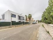 Moradia T4 com Piscina e Jardim | Loulé | Faro