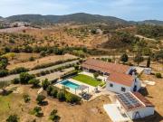 Moradia T4 com Piscina e Jardins perto da Barragem do Funcho