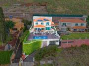 Moradia T4 com Piscina e Vista Mar na zona mais...