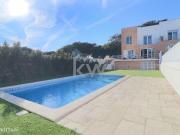 Moradia T4 com Piscina em Queijas