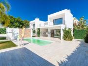 MORADIA T4 COM PISCINA NA AROEIRA MARISOL