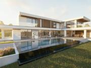 Moradia T4 com piscina, na Venda do Pinheiro, em Mafra