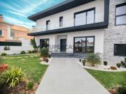 Moradia T4 com piscina para venda