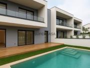 Moradia T4 com Piscina Privativa em Manique Cascais