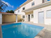 Moradia T4 com Piscina Privativa na Marinha Grande