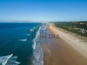 Moradia T4, com piscina, situada na Aroeira