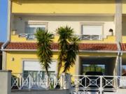 Moradia T4 com sótão amplo, quintal, terraço
