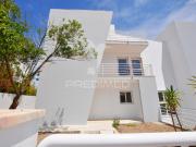 Moradia T4 com Áreas Amplas, Garagem 100m² e Vista...