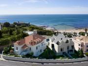 Moradia T4 com Vista Mar, junto à Praia da Poça, para...