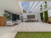 Moradia T4 com vista mar, piscina, jardim, garagem box