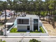 Moradia T4 Contemporânea com Piscina Privada e Jardim,...