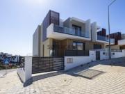 Moradia T4 Contemporânea na Ericeira com piscina