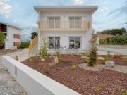 Moradia T4 de 250m2 com 3 suites totalmente renovada I...