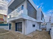 Moradia T4 de 2 pisos, isolada com design moderno e...