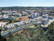 Moradia T4 de 3 Frentes com 2 Andares e Piscina em Lote...