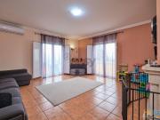 Moradia T4 de 3 pisos com garagem para 3 carros,...