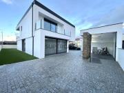 Moradia T4 de Arquitetura Moderna | Excelente Estado