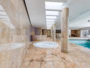 Moradia T4 de arquitetura moderna, linhas simples e...