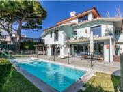 Moradia T4 de charme para venda no centro de Cascais