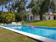 Moradia T4 de luxo à venda em Almada