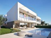 Moradia T4 de luxo, com 4 suítes, garagem e piscina...