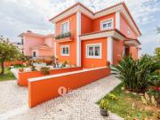 Moradia T4 de luxo, com jardim e garagem, em Alcabideche