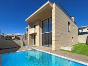 Moradia T4 com Piscina Privativa, Jardim e Rooftop com...