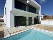Moradia T4 de Luxo | Mezzanine, Garagem e Piscina a Sal...