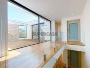 Moradia T4 de luxo na Madalena 2.ª linha de mar