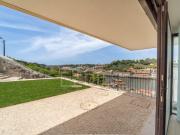 Moradia T4 duplex com vista frontal de rio em Vila Nova...