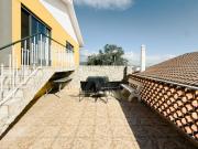 Moradia T4 em Alcabideche com Terraço e Garagem