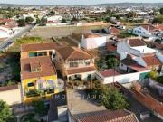 Moradia T4 em Almeirim com garagem, anexo e logradouro