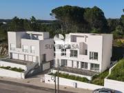Moradia T4 em Antuzede e Vil de Matos