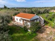 Moradia T4 em Bensafrim e Barão de São João