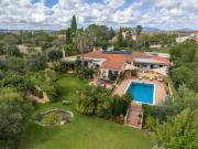 Moradia T4 em Bensafrim e Barão de São João