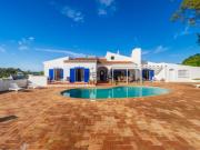 Moradia T4 em Bensafrim e Barão de São João