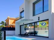 Moradia T4 de Arquitetura Contemporânea