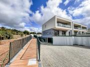 Moradia T4 em Condomínio Fechado com Piscina Privada e...