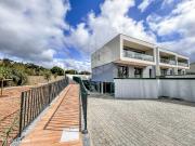 Moradia T4 em Condomnio Fechado com Piscina Privada e Jardim