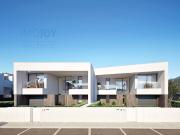 Moradia T4 em Construção com Piscina e Vista Mar em Lagos