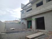 Moradia T4, em construção, com piscina no centro da Cruz...