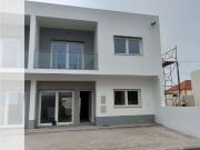 Moradia T4 em construo