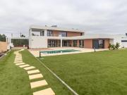 Moradia T4 em Fernão Ferro, Seixal, com Piscina e enorme...