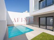 Moradia T4 Em Foros Da Amora / Seixal 165m² Amora