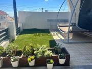 Moradia T4 em Pontinha e Famões