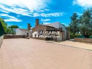 Moradia T4 em Quarteira