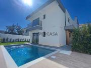 Moradia T4 em São Domingos de Rana