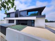 Moradia T4 em Santa Joana Venda!